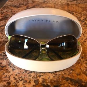 New! Trina Turk round sunglasses